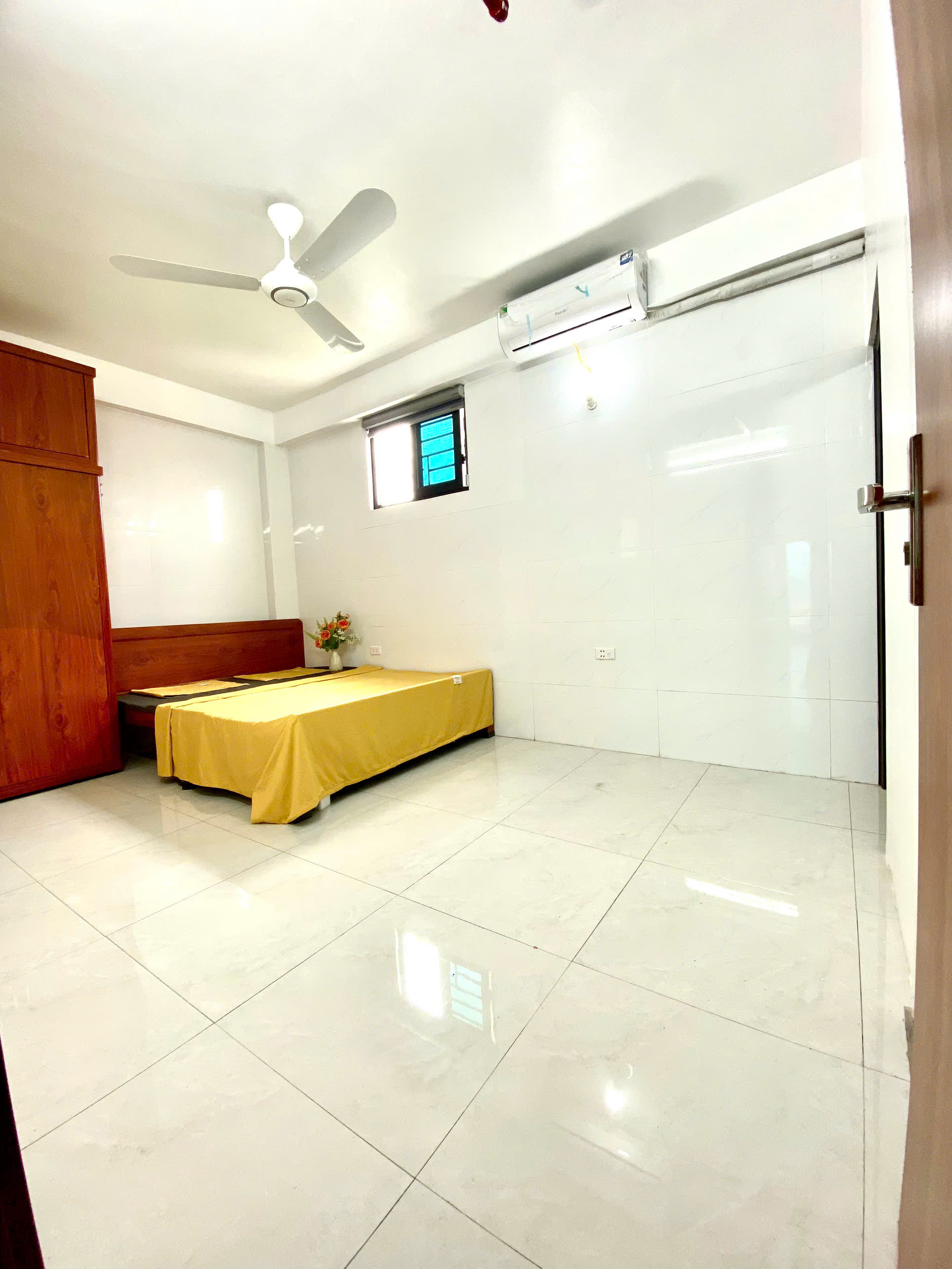 Đi bộ đến FPT, Quốc Tế